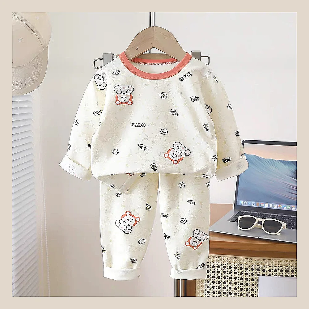 سێتێکی منداڵانەی شیک پێکهاتوو لە دوو پارچە