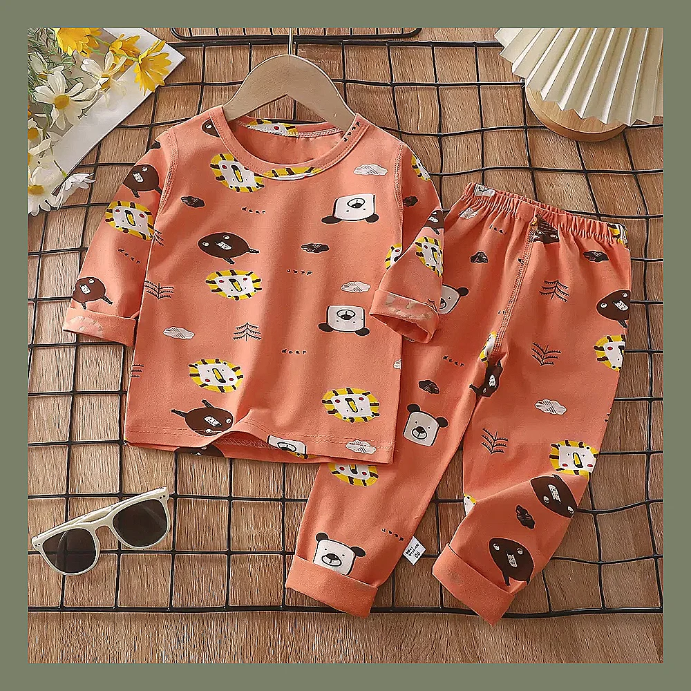 سێتێکی منداڵانەی شیک پێکهاتوو لە دوو پارچە