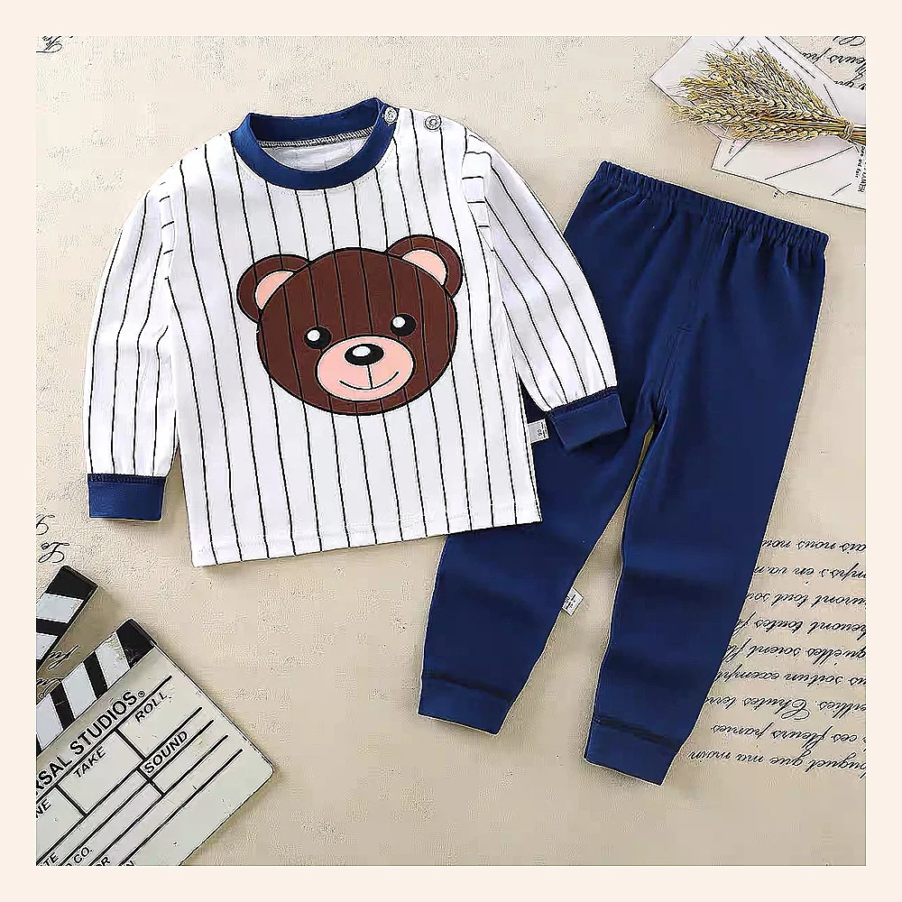 سێتێکی منداڵانەی شیک پێکهاتوو لە دوو پارچە