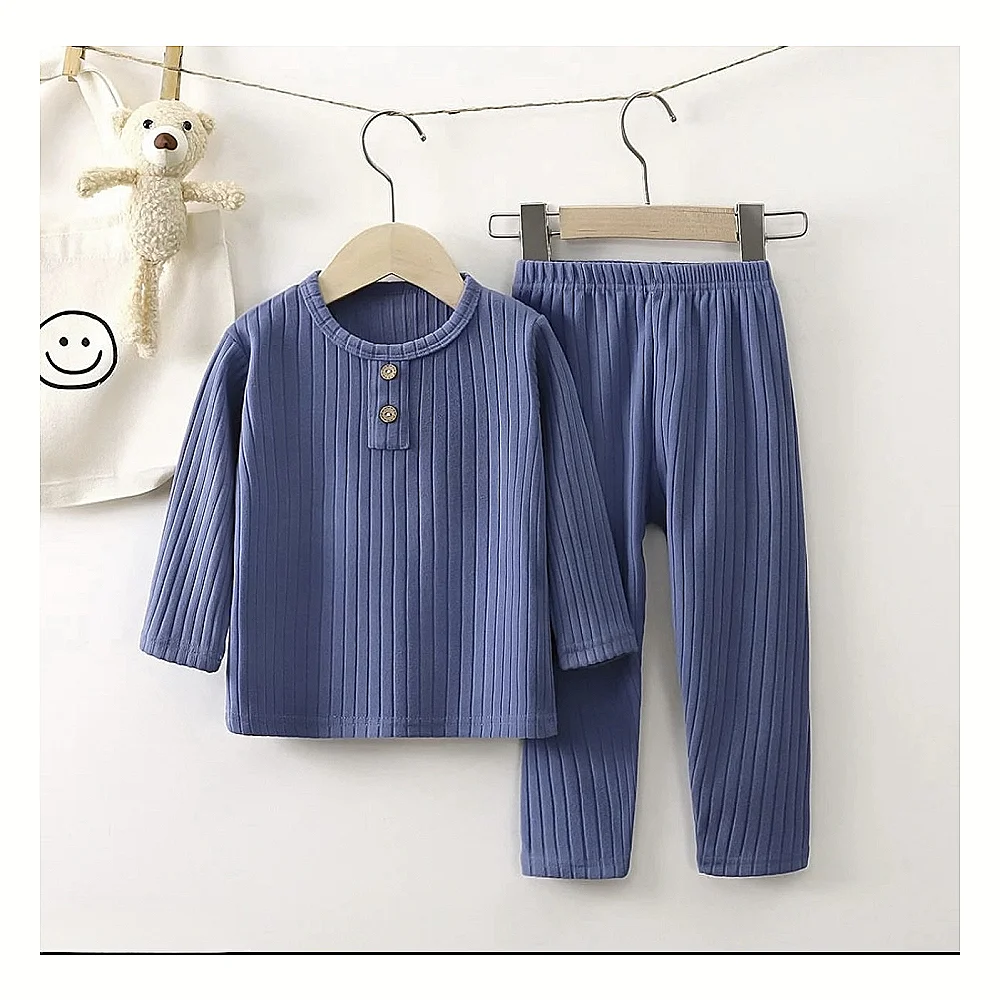 سێتێکی منداڵانەی شیک پێکهاتوو لە دوو پارچە