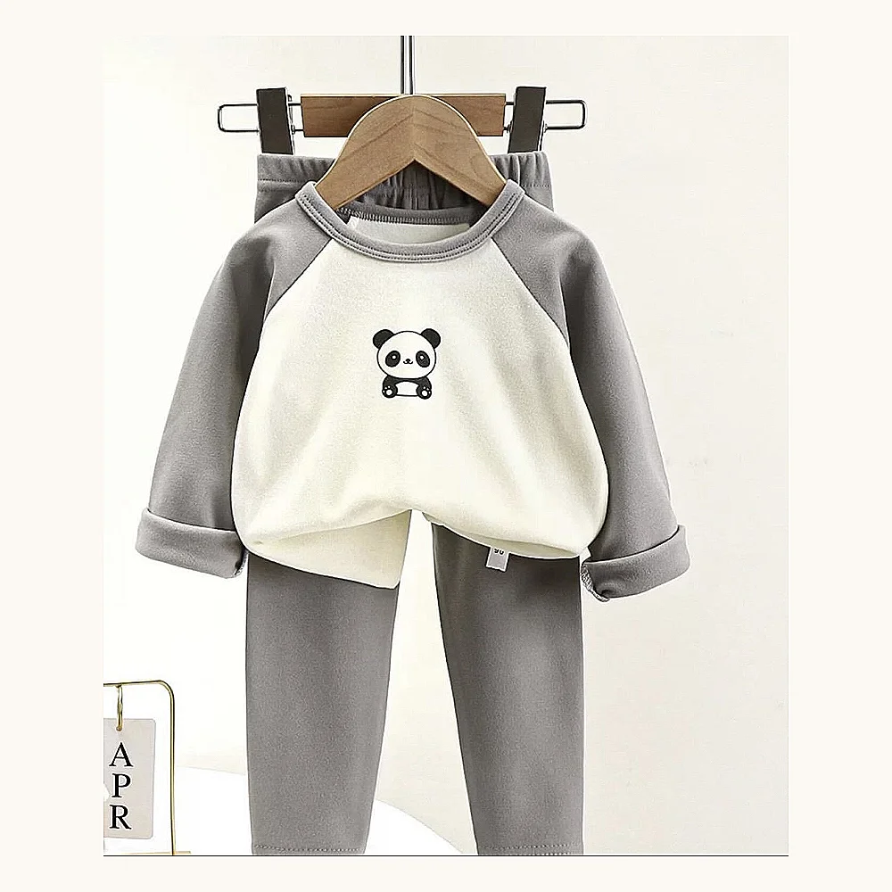 سێتێکی منداڵانەی شیک پێکهاتوو لە دوو پارچە