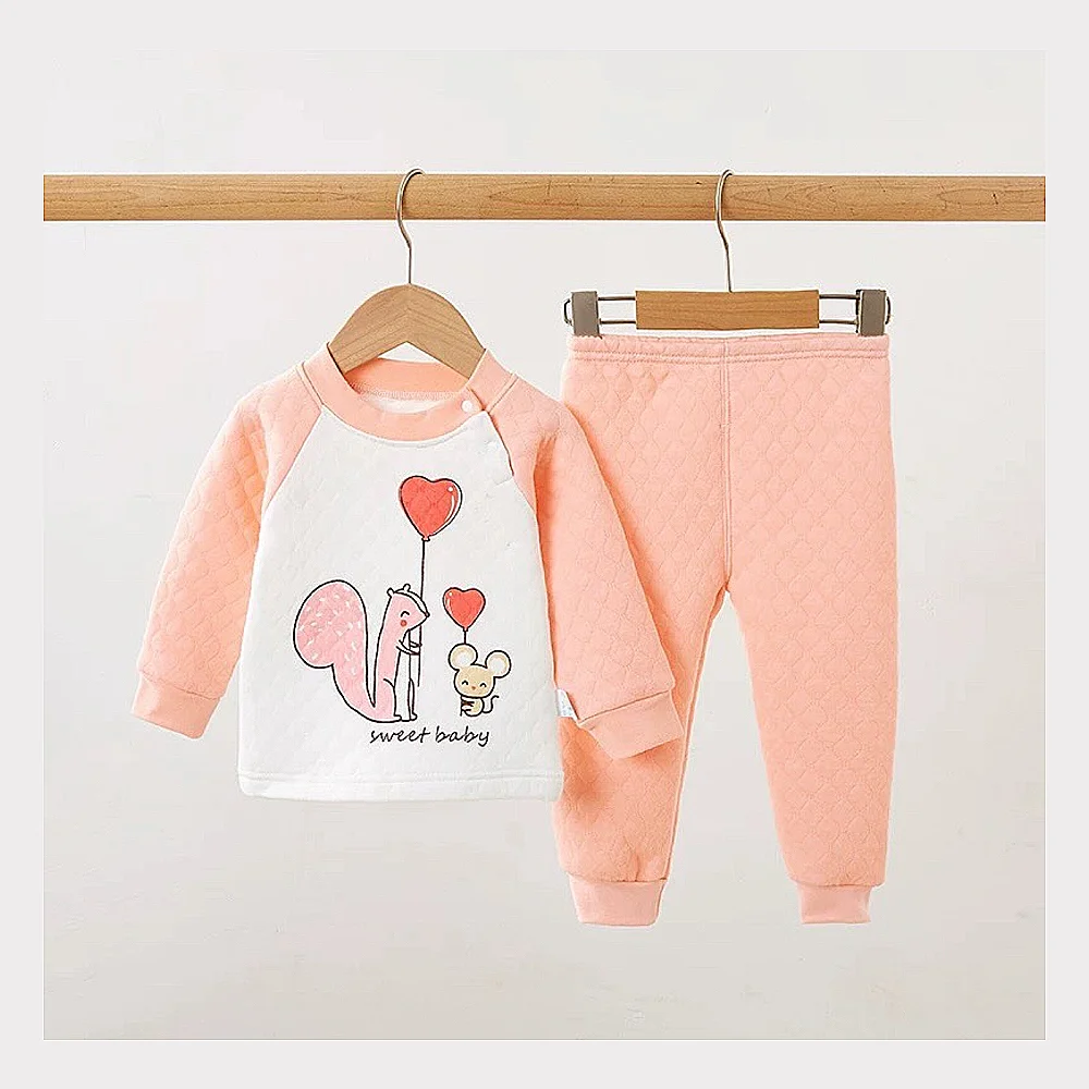 سێتێکی منداڵانەی شیک پێکهاتوو لە دوو پارچە