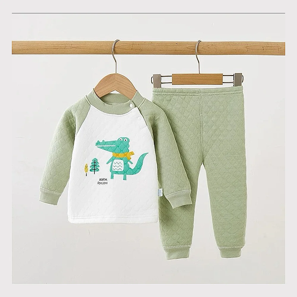 سێتێکی منداڵانەی شیک پێکهاتوو لە دوو پارچە