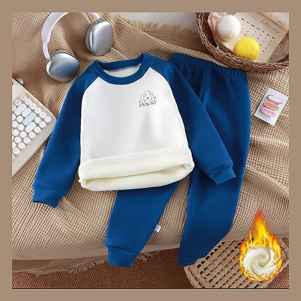 سێتێکی منداڵانەی شیک پێکهاتوو لە دوو پارچە