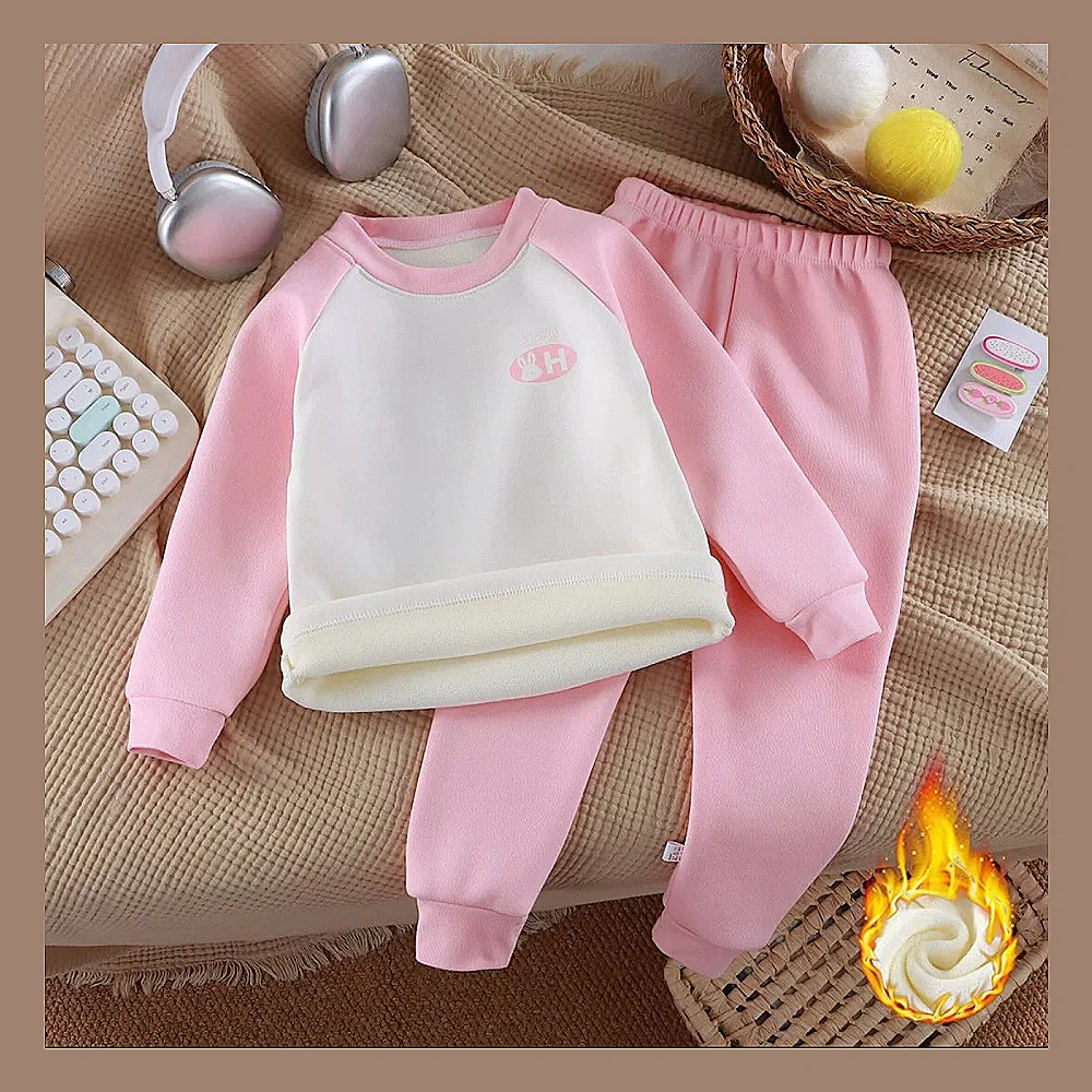 سێتێکی منداڵانەی شیک پێکهاتوو لە دوو پارچە