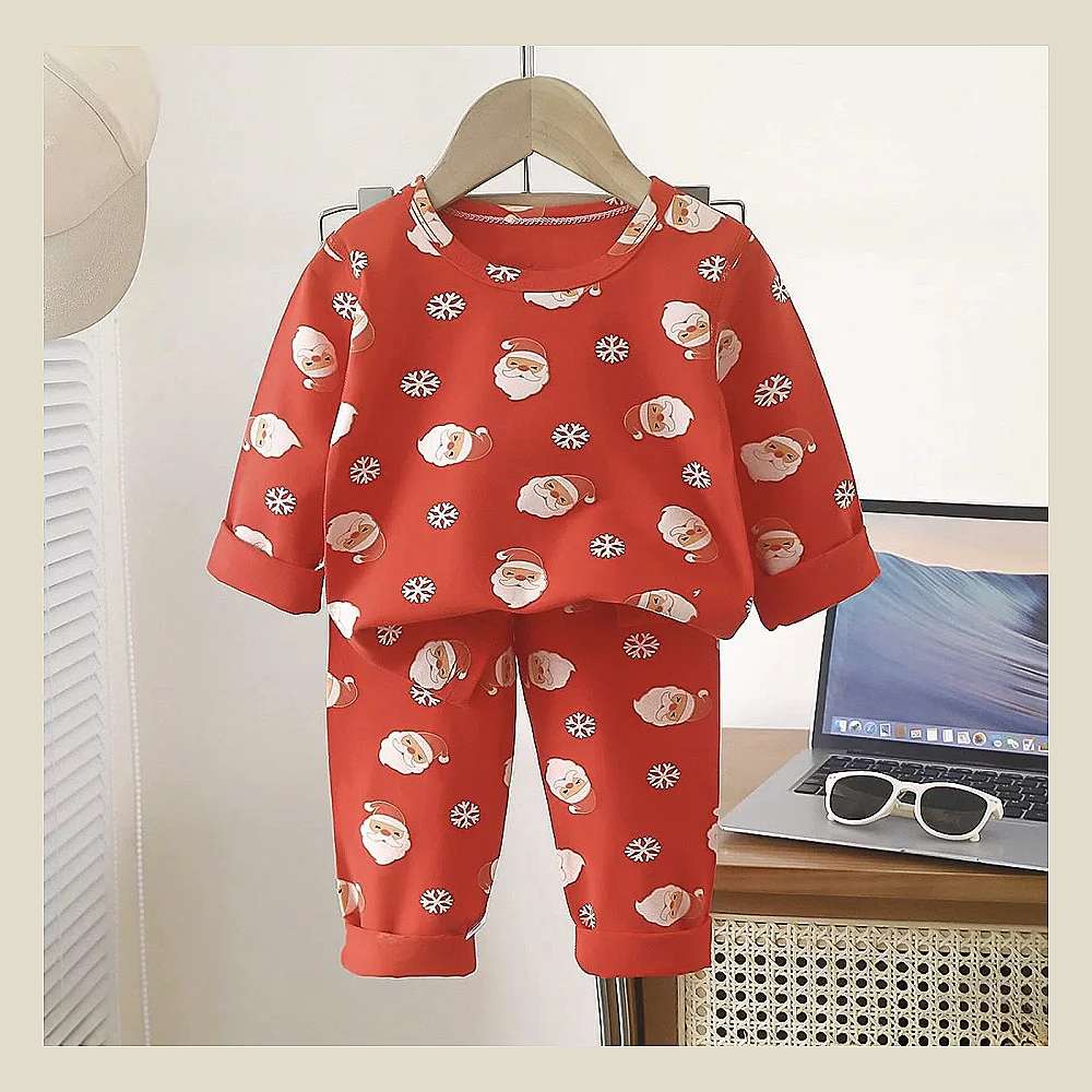 سێتێکی منداڵانەی شیک پێکهاتوو لە دوو پارچە